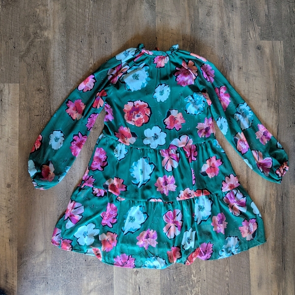 Green Floral Tie-Neck Women’s Dress - Picture 3 of 11